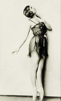  Ziegfeld Follies dancer, Irene Delroy by Alfred Cheney Johnston