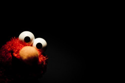 nada-muere-hoy:  Elmo sabe donde vives. 