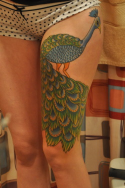 fuckyeahgirlswithtattoos:  My peacock that finally got finished