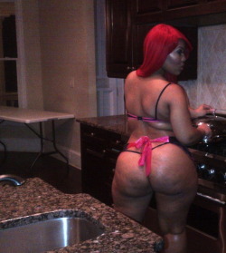 thebbctakeover:  Damn a huge ass in the kitchen!