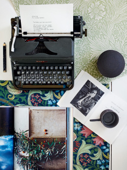 abigaillx:  I want a typewriter so badly :( 