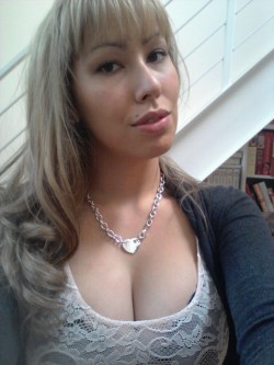 Damn babe, love that cleavage! From LitaLenee  Ladies if you