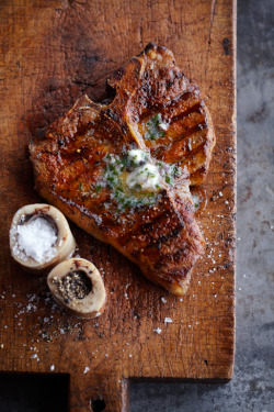 golden-lifestyle:  Hmm steak.. 