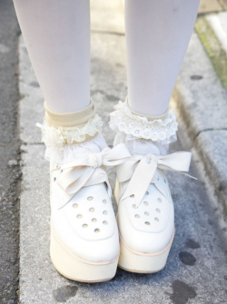 l-ithe:  these are the cutest shoes ever omfg 