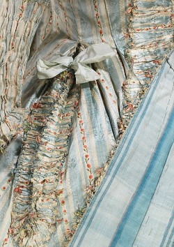 courtroyale:  Dress robe à la française ca. 1780 “The striped