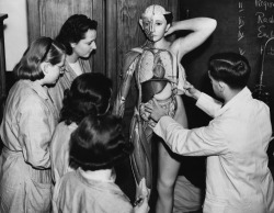 suddenfabulosity:  Trainee nurses, 1938 