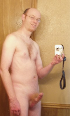 naughtyguyswithglasses:  My self pic. Submitted by Red Rover