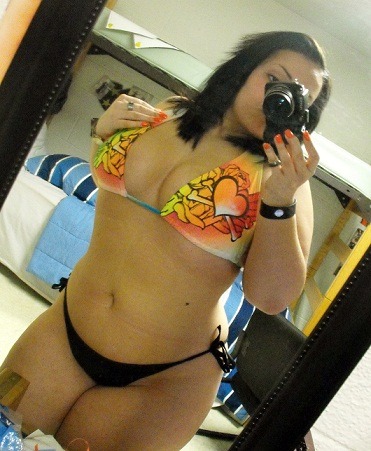 bigbootybitch-weight-loss:  i love my waist =D  So do we. [follow for LOADS more from her] - Certified #KillerKurves 