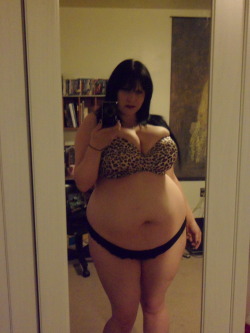 iheartfatgirls:  Submission xox Veracityinbloom 