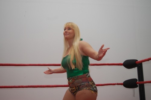 Tina San Antonio vs. Marti Belle - mlwonline.com