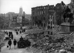 lostsplendor:  Postwar Nuremberg (via USHMM) 