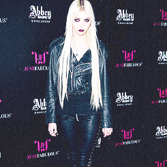 ashleeyfrangipane-blog:  Taylor at the Launch Party for “Abbey