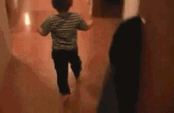 would-you-be-downtofuck-if-i:  beachandbeauty:   Clever kid escapes