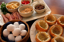 thatluciegirl:  Customizable Bread Bowl Breakfast 