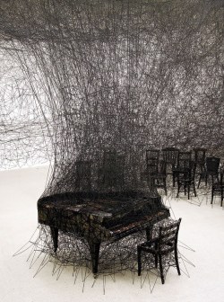 black-tangled-heart:  Installation by Chiharu Shiota 