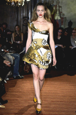 Sasha Pivovarova at Miu Miu Fall 2006