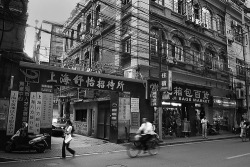 ethertune:  back alley, Shanghai (By super_summilux) 