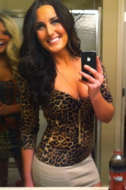 bathroommirrorshots:  @CaraMarieTabor she must be an animal… in bed 