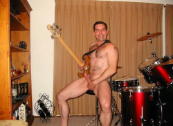 musicandnude:  Canâ€™t hold all the instruments at the same