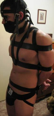 ropelife:  #bondage #bdsm #leather #gag  something very appealing