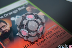 designersof:  Portal Companion Cube  d'aaaawwwwww.