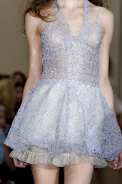 aclockworkpink:  Julien Macdonald S/S 2011, London Fashion Week