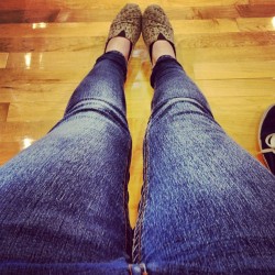 bored. #jeans #legs #shoes #toms #iphoneography #instagram #photography