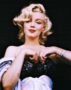 vintagegal:  Marilyn Monroe by Milton Greene (1953) 