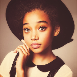 black-n-sexyy:  rue <3  her eyes man