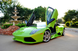 flydef:  Slime Green Lamborghini Murciélago 