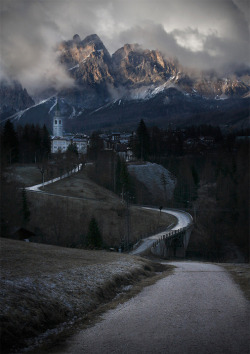 bluepueblo:  Mountain Village, The Dolomites, Italy photo via