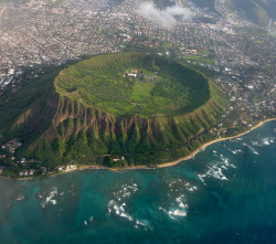 themanipulateddead:  This is Diamond Head on the Hawaiian island