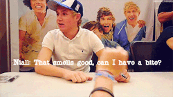 onefearlessdirection:  His face in the second gif > 