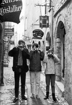 photojojo:  Camera lyfe.  Paul Newman and his children on vacation