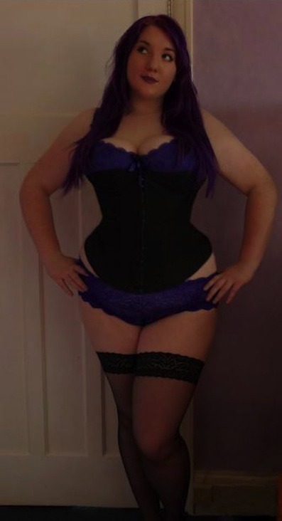 Curvy corset wearer. [follow for LOADS more like this] - Certified #KillerKurves    