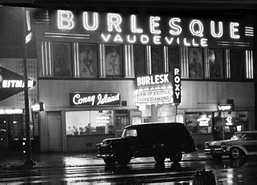 Vintage 50’s-era photo showing a rainy evening at Cleveland’s ‘ROXY Theatre’.. Showgirl Hope Diamond (“Gem Of Exotics”) is featured on the marquee.. Photo courtesy of the Janelle Smith collection..