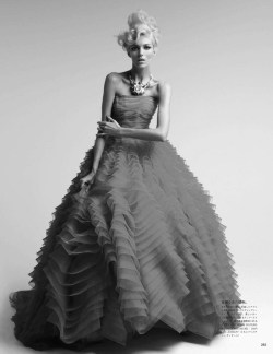 inspirationgallery:  Couture To Adore. Anja Rubik by Patrick