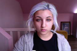 thinking about doing my hair lilac, I’ve been wanting to