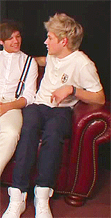 lewisandneil:  Niall and his twitch © 