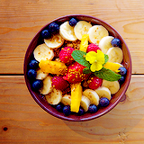 lovely-brains:  Mmm, frutas! 