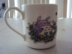 fyeahmiyazaki:  aefergmugblog:  Mug featuring art from My Neighbor