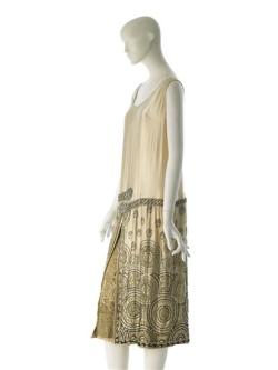 omgthatdress:  Dress Worth, 1924-1927 The Museum of the City