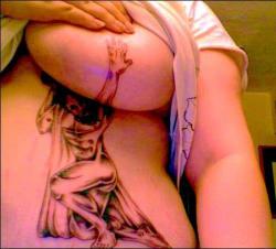Found this on the sotattooed site. Pretty cool.