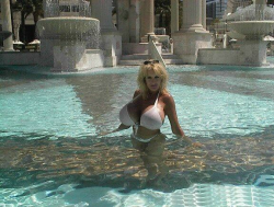 badbadb: Mermaid in a fountain.