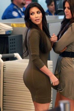 dressesnshapes:  Kim booty