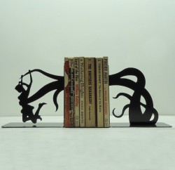 bookporn:  Book Ends by Knob Creek Metal Arts on Tumblr Also