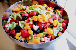 gigglehappy:  android-eighteen:  ursulamisandress:  Whoa a fruit