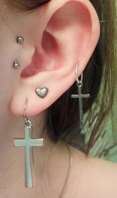 chain-link:  Got my surface piercing done :) 