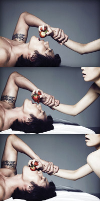 iloveasianmen:  You just gotta have So Ji Sub on here :o 