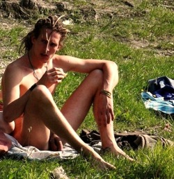 collegecock:  this dude makes my dick twitch!  dirty hippies